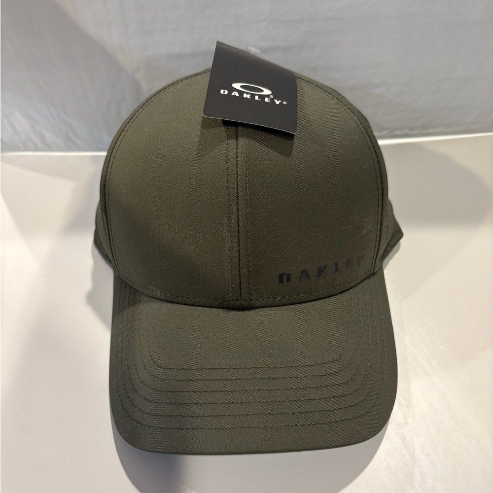 Twill Oakley hat color New dark brush NWT